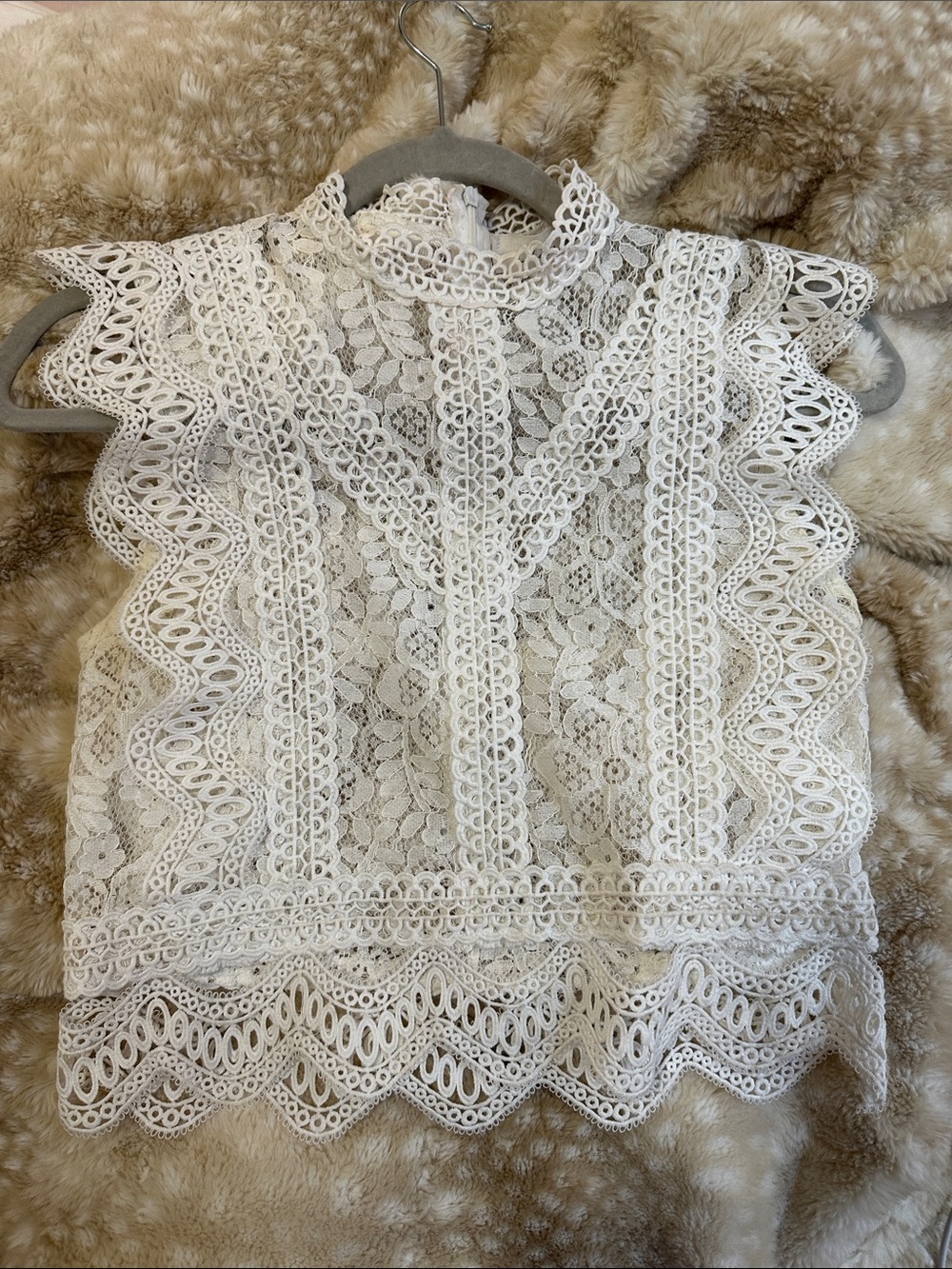 Chicwish your sassy start crochet White Lace High-Neck Sleeveless Top - Picture 4 of 8